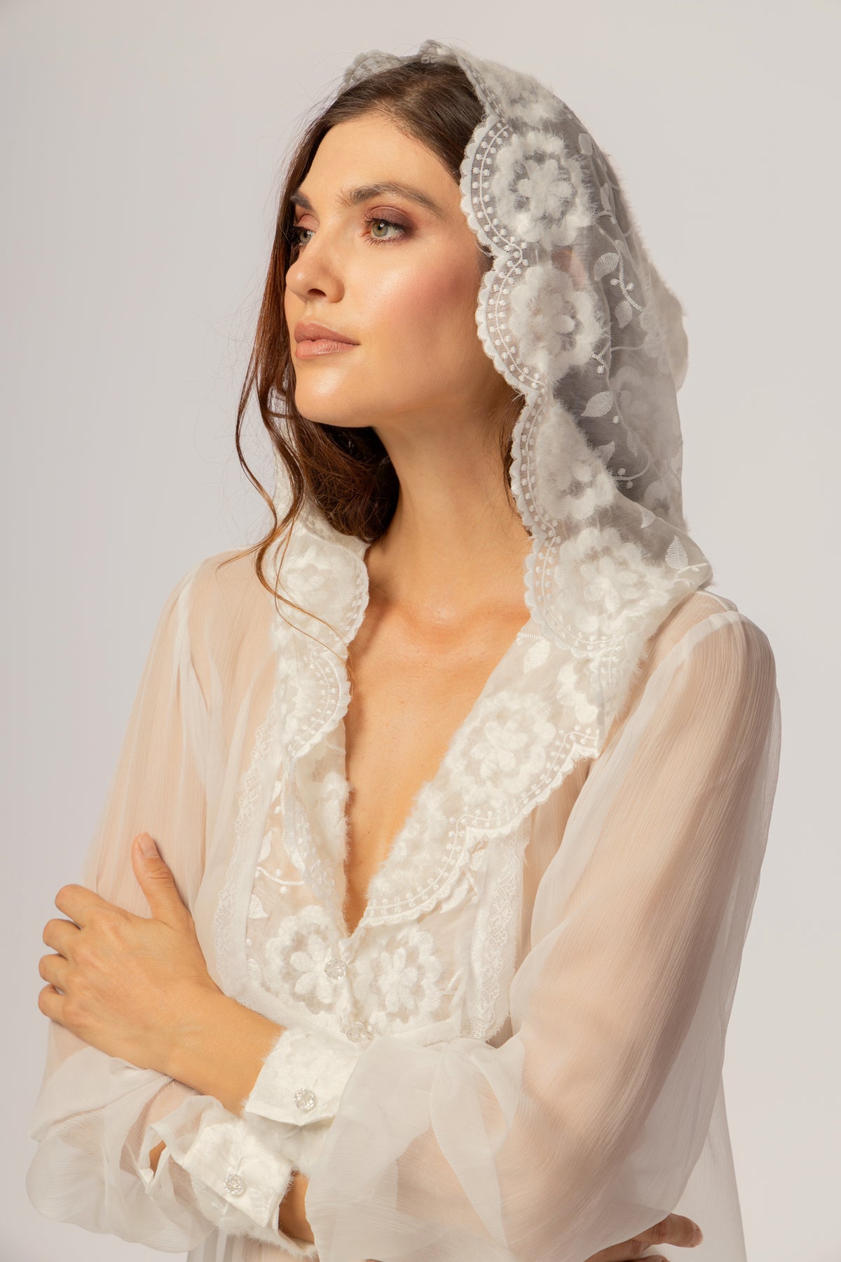 WHITE HOODED SET
